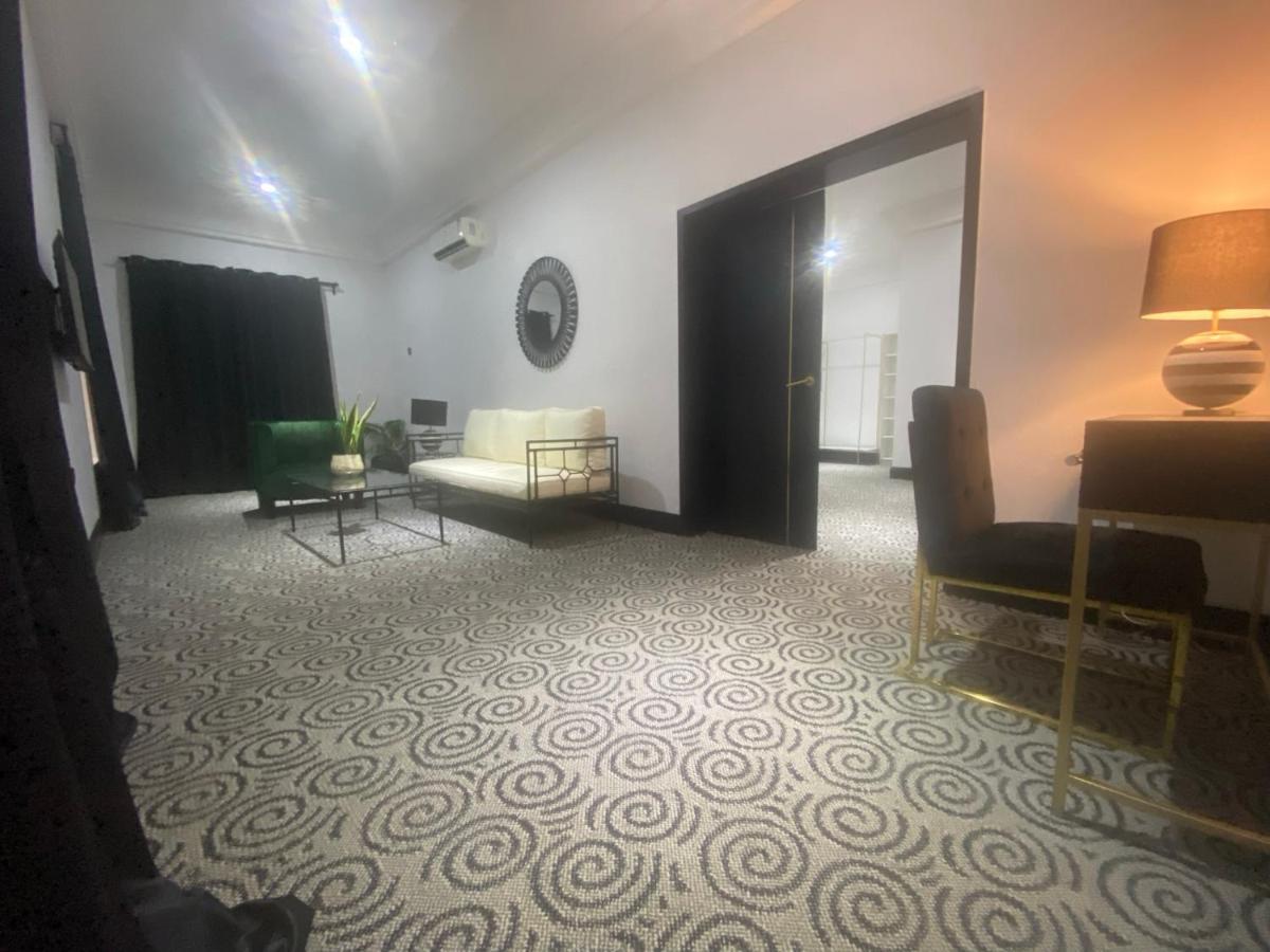 Muse Boutique Hotel Энугу Экстерьер фото